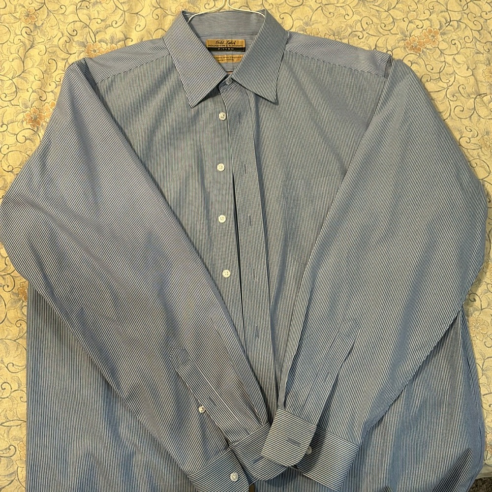 Men’s dress shirt size 161/2 inch neck & 35 in arm